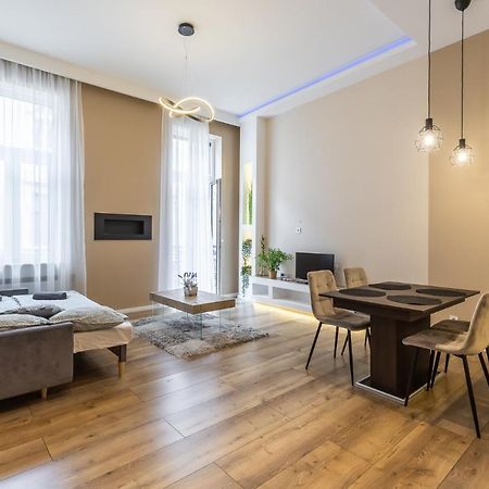 Csengery Deluxe Home With Balcony Budapest Exterior foto