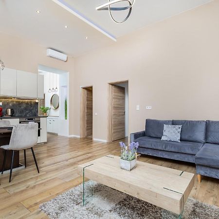 Csengery Deluxe Home With Balcony Budapest Exterior foto