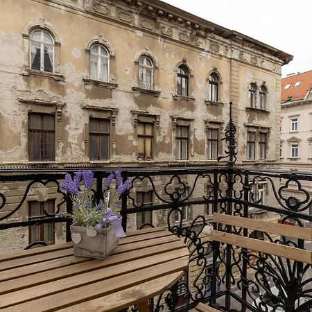 Csengery Deluxe Home With Balcony Budapest Exterior foto